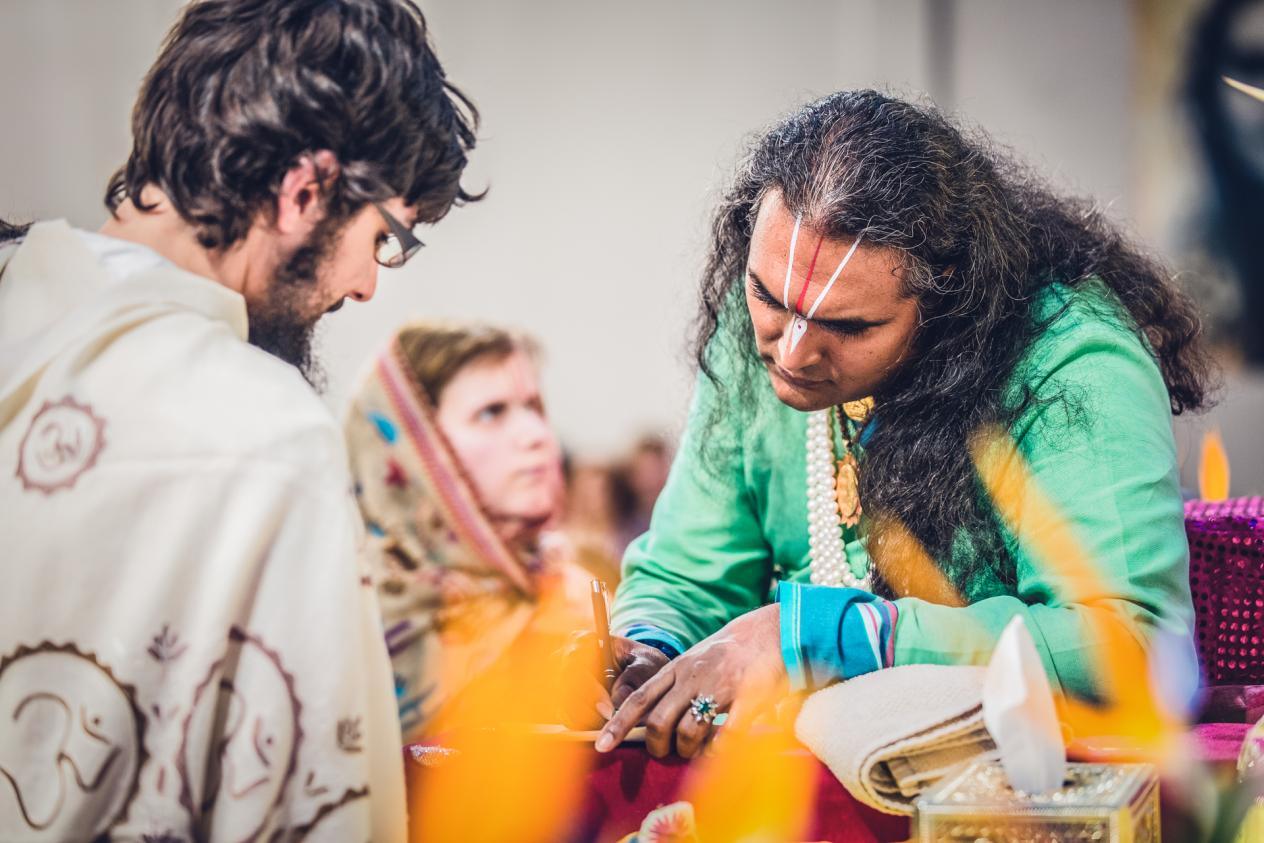 slider-09-darshan-paramahamsa-vishwananda